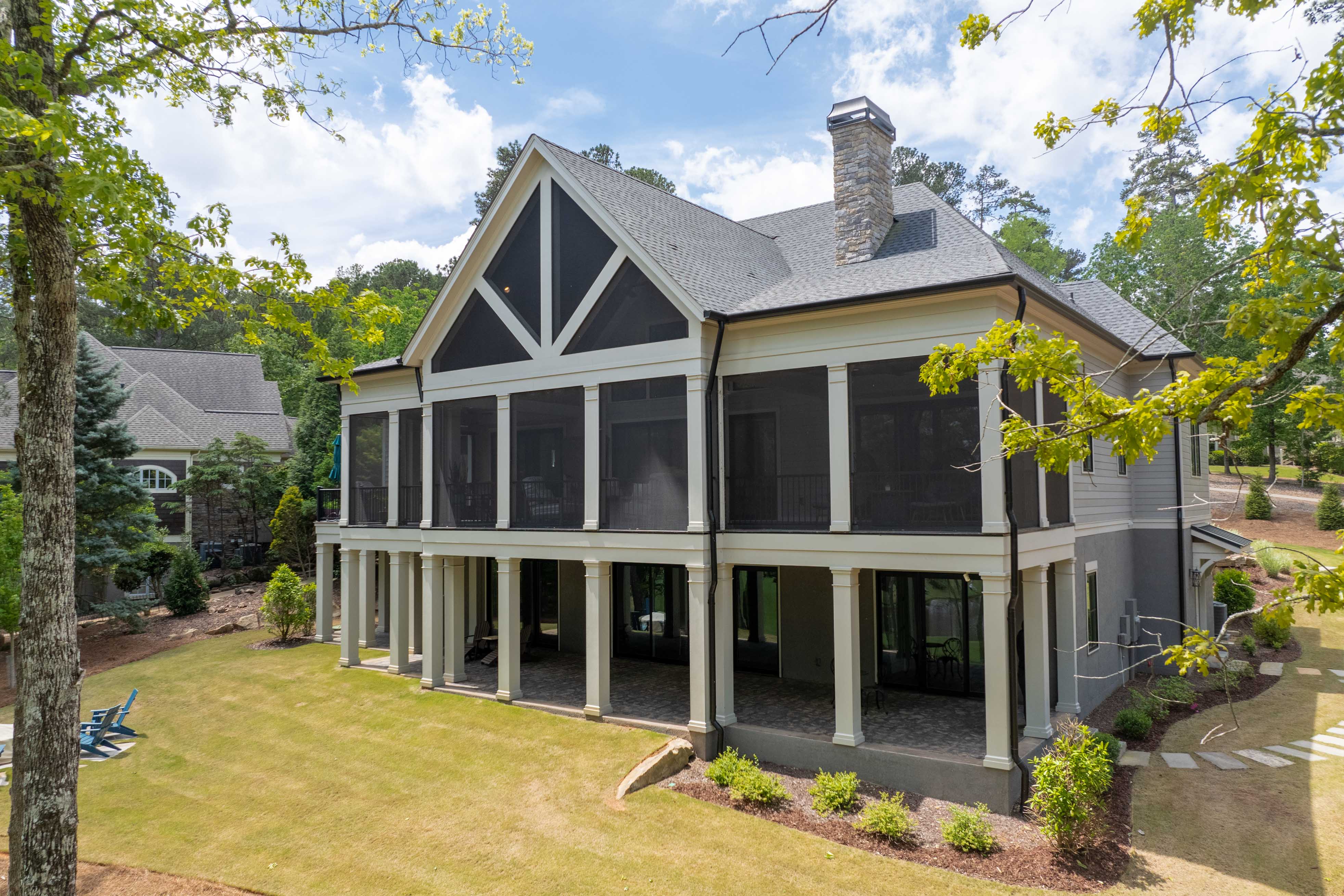 1061 Henry's Hill image 2